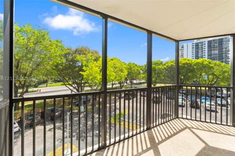 3401 N Country Club Dr 311, Aventura FL - photo 10 of 30