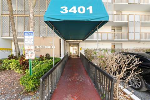 3401 N Country Club Dr 311, Aventura FL - photo 20 of 30