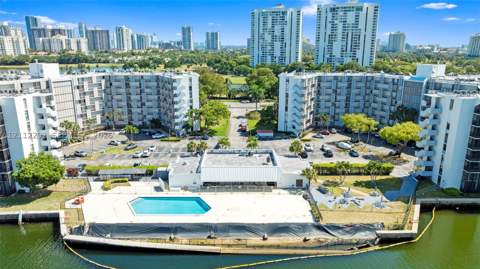 3401 N Country Club Dr 311, Aventura FL - photo 7 of 30
