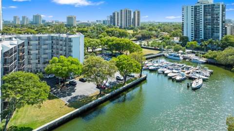 3401 N Country Club Dr 311, Aventura FL - photo 8 of 30