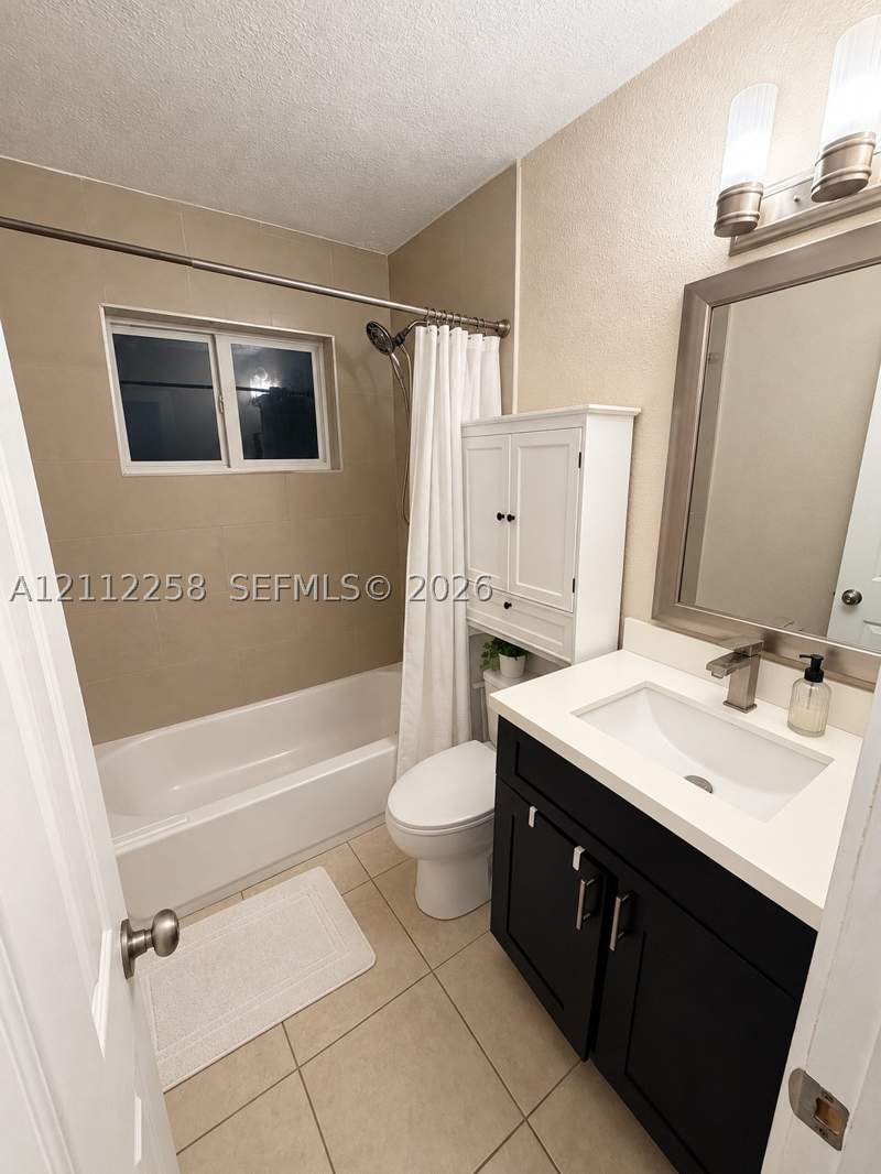 3 bedroom SingleFamilyResidence at 10450 SW 149th St, Richmond Hgts Ests 3rd Ad, Miami — photo 4