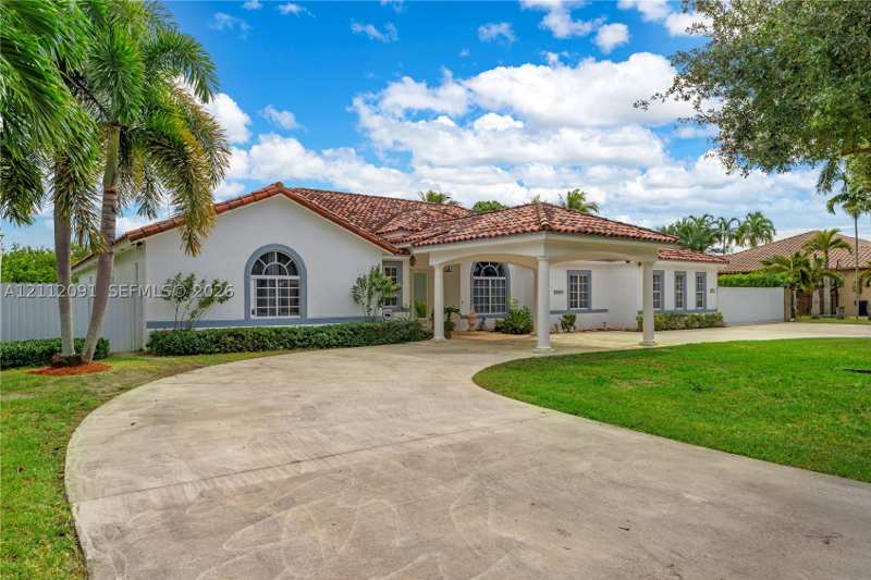 5 bedroom SingleFamilyResidence at 29481 SW 193rd Ct, Biscado Ests Sec 1, Homestead — photo 1