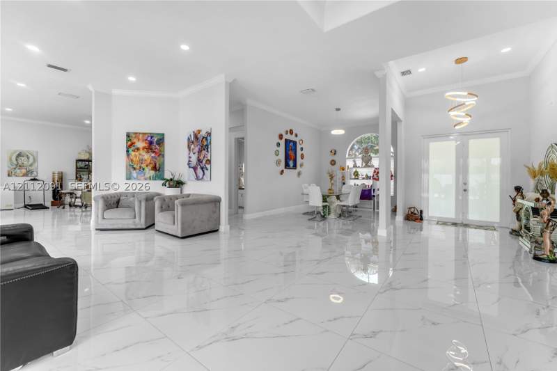 5 bedroom SingleFamilyResidence at 29481 SW 193rd Ct, Biscado Ests Sec 1, Homestead — photo 5