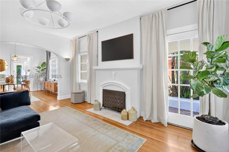 3 bedroom SingleFamilyResidence at 1506 Lisbon St., C Gab Granada Sec Rev, Coral Gables — photo 3