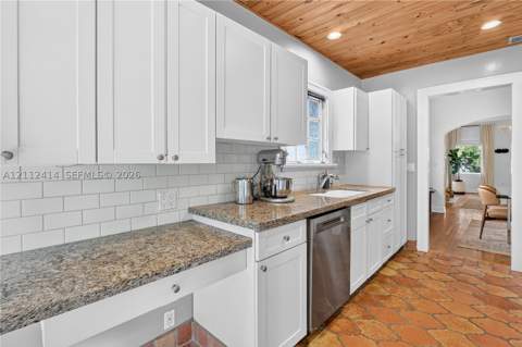 1506 Lisbon St., Coral Gables FL - photo 9 of 17