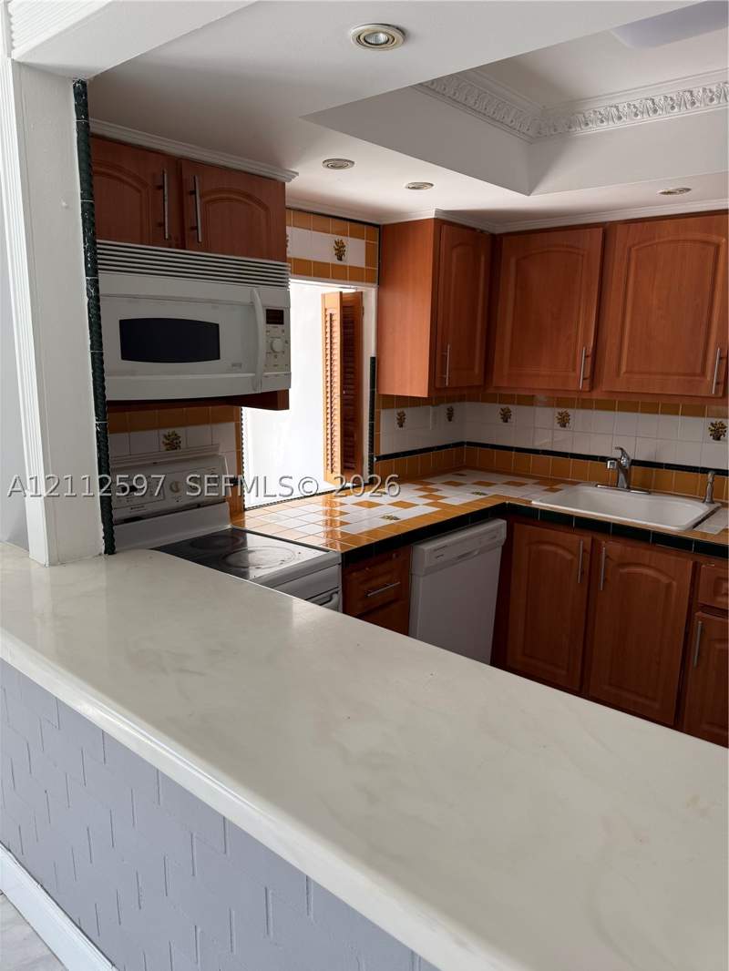 1 bedroom Condominium at 210 172 St 326, Avila South Condo, Sunny Isles Beach — photo 4