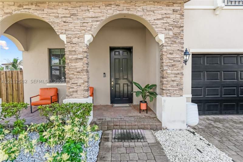4 bedroom SingleFamilyResidence at 241st 11836 SW, Silver Palm Southwest, Homestead — photo 4