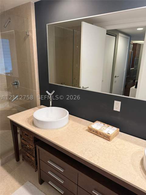 475 Brickell Ave 2011, Miami FL - photo 11 of 29