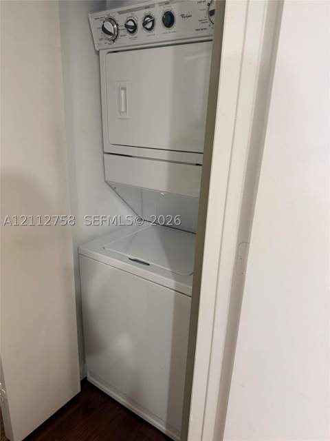 475 Brickell Ave 2011, Miami FL - photo 12 of 29