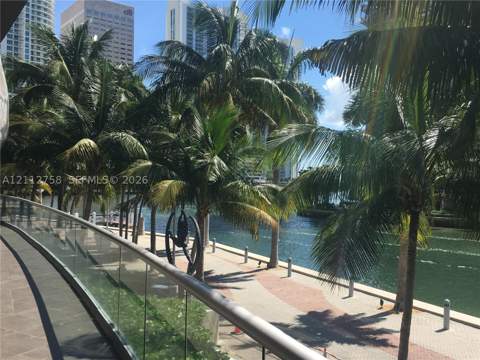475 Brickell Ave 2011, Miami FL - photo 17 of 29