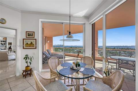 10 Edgewater Dr 10E, Coral Gables FL - photo 9 of 42