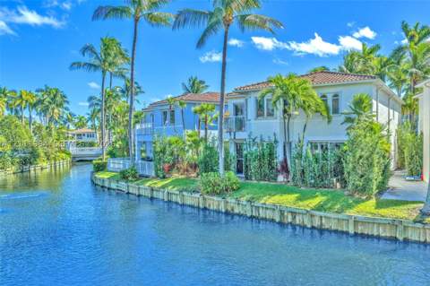 3065 NE 208th Ter, Aventura FL - photo 12 of 57