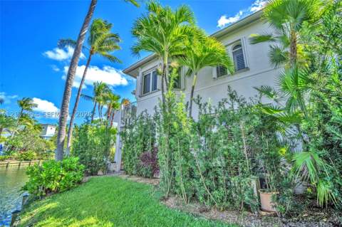 3065 NE 208th Ter, Aventura FL - photo 18 of 57