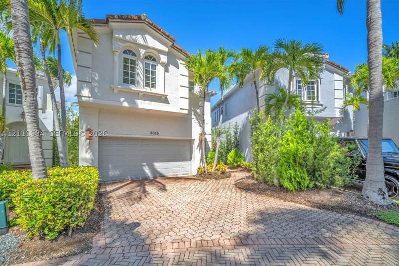3 bedroom SingleFamilyResidence at 3065 NE 208th Ter, Aventura Lakes Phase 1, Aventura — photo 3