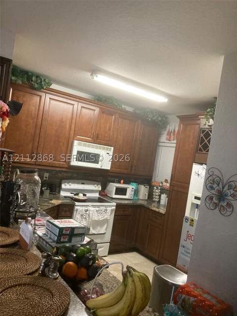 850 SW 6th Ct, Florida City FL - photo 9 of 13