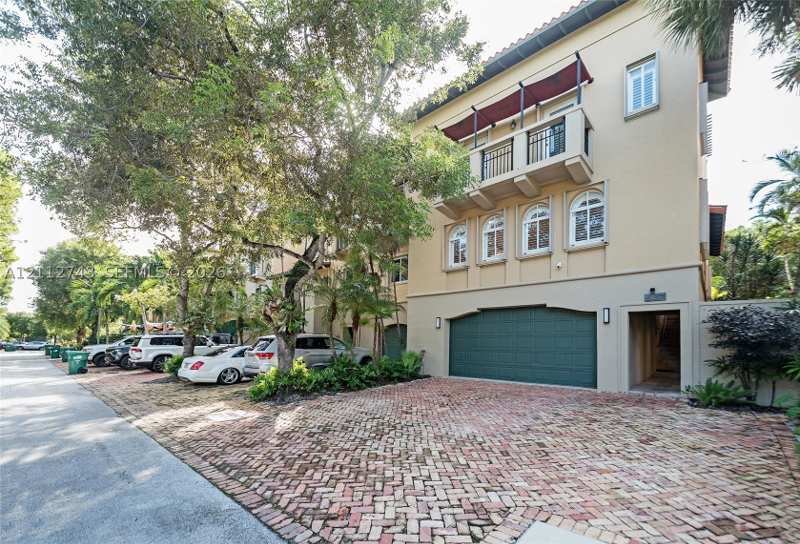 4 bedroom Townhouse at 6157 Paradise Point Dr, Royal Harbour Yacht Club, Palmetto Bay — photo 1
