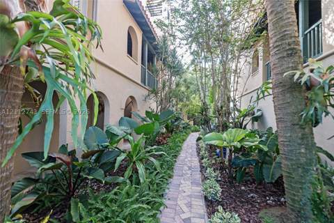 6157 Paradise Point Dr, Palmetto Bay FL - photo 11 of 75