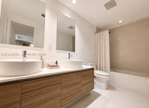 121 NE 34th St 903, Miami FL - photo 11 of 33