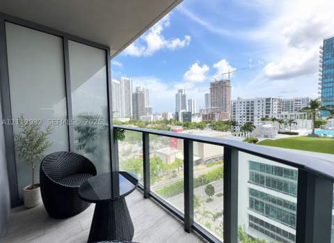 121 NE 34th St 903, Miami FL - photo 13 of 33