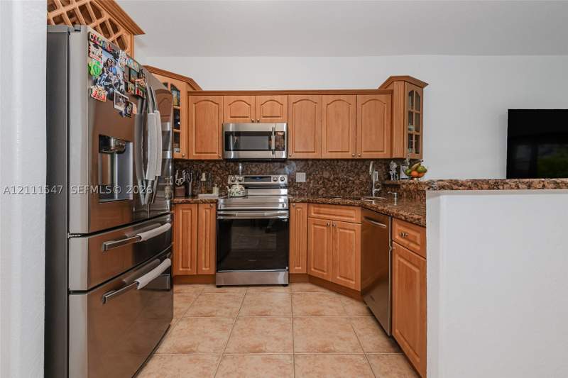 3 bedroom SingleFamilyResidence at 20016 NW 81st Path, Maria Gardens Sub, Hialeah — photo 4