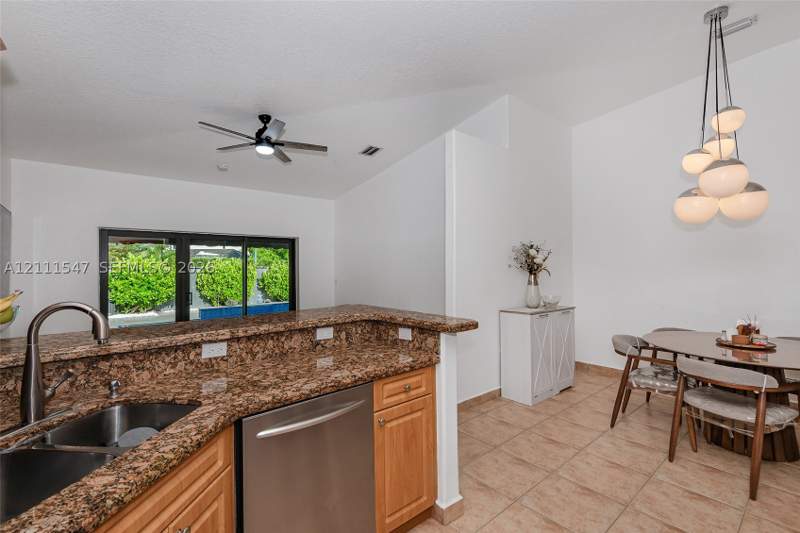3 bedroom SingleFamilyResidence at 20016 NW 81st Path, Maria Gardens Sub, Hialeah — photo 5