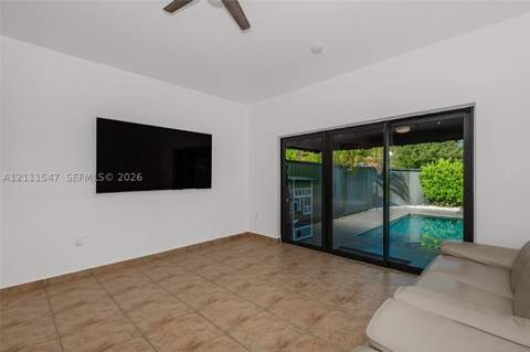 20016 NW 81st Path, Hialeah FL - photo 7 of 30