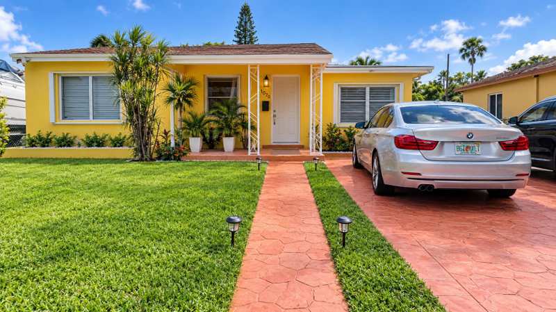 2 bedroom SingleFamilyResidence at 1070 NE 143rd Street, Biscayne Highlands, North Miami — photo 1