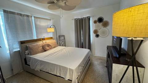 1070 NE 143rd Street, North Miami FL - photo 6 of 17