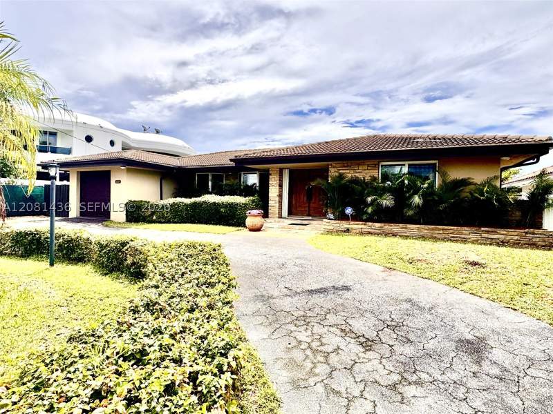 4 bedroom SingleFamilyResidence at 3324 NE 167th St, Eastern Shores, North Miami Beach — photo 3