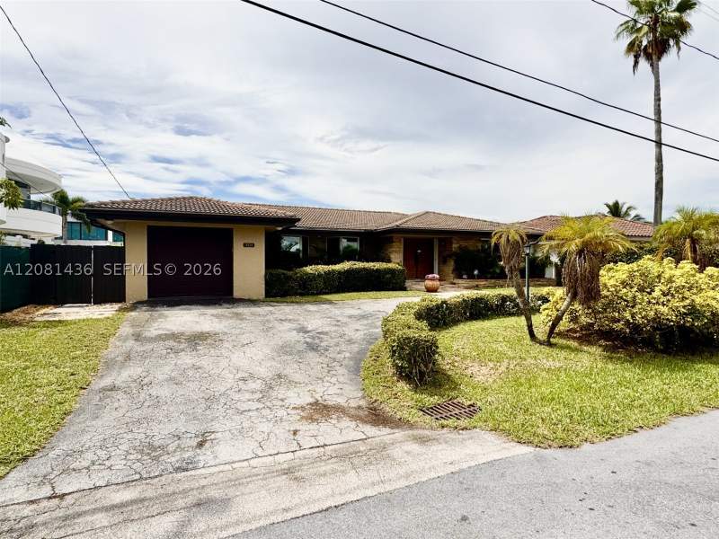 4 bedroom SingleFamilyResidence at 3324 NE 167th St, Eastern Shores, North Miami Beach — photo 4