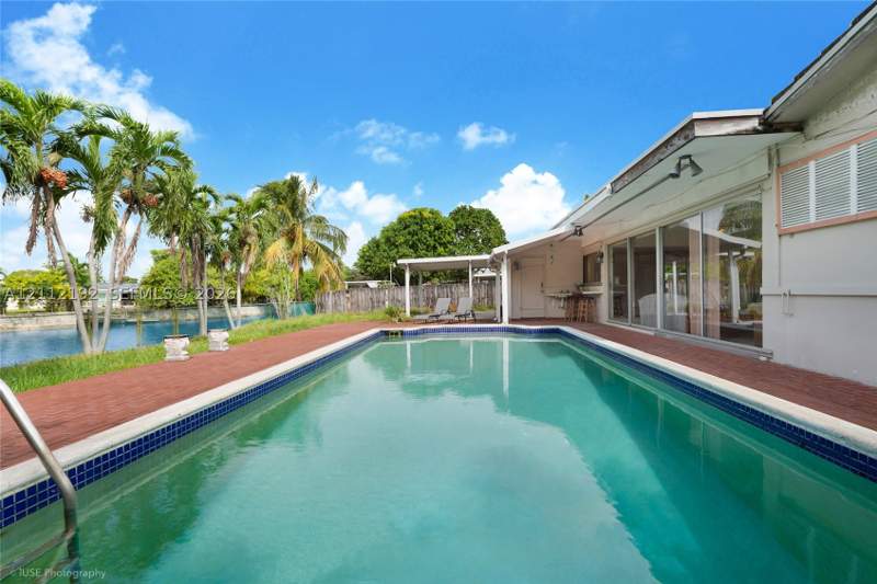 3 bedroom SingleFamilyResidence at 2220 SW 97th Ave, Westbrooke Gardens, Miami — photo 4
