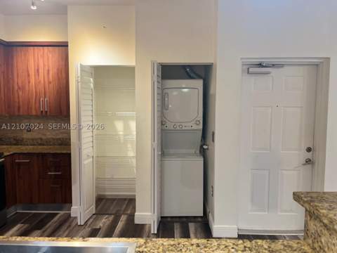 7260 NW 114th Ave 20610, Doral FL - photo 7 of 28