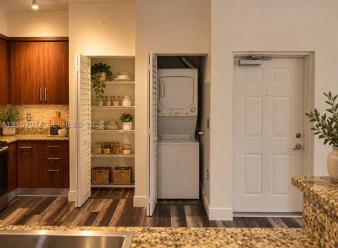 7260 NW 114th Ave 20610, Doral FL - photo 8 of 28