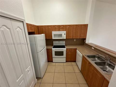 1661 SE 29th Ct 201, Homestead FL - photo 7 of 22