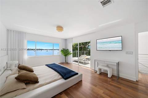 1372 S Venetian Way, Miami FL - photo 11 of 20