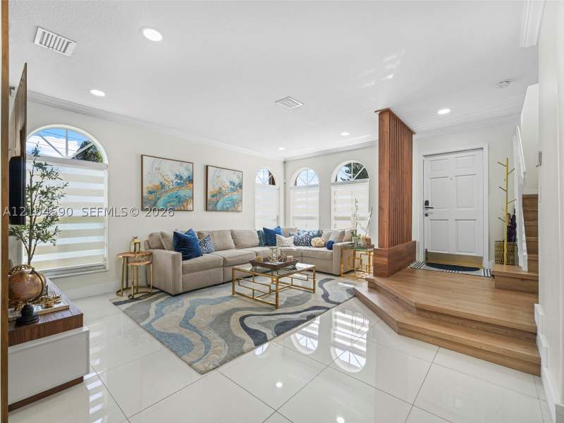 3 bedroom SingleFamilyResidence at 10801 NW 51st Ln, Piazza Vecchia, Doral — photo 2