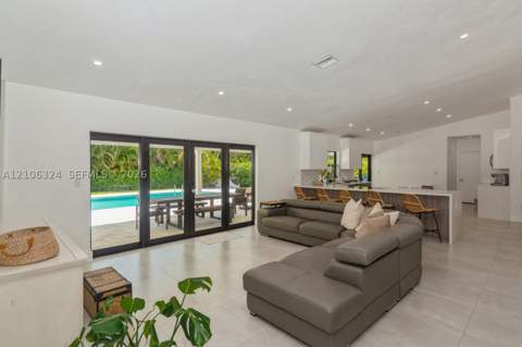 13241 SW 72nd Ave, Pinecrest FL - photo 13 of 30