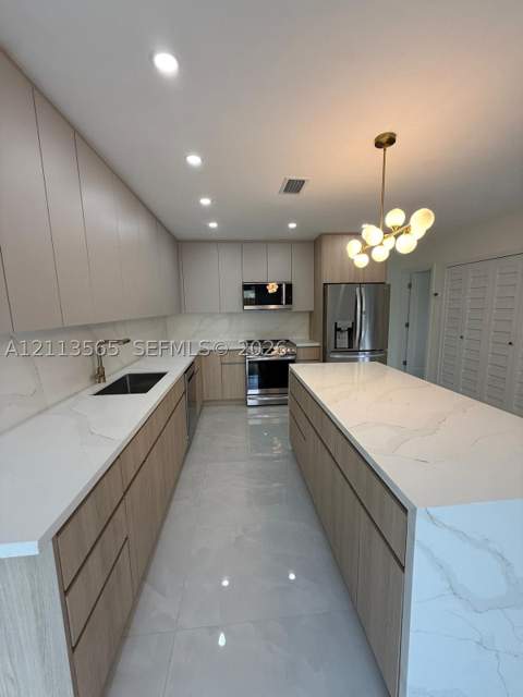 12051 SW 178th Ter, Miami FL - photo 11 of 32