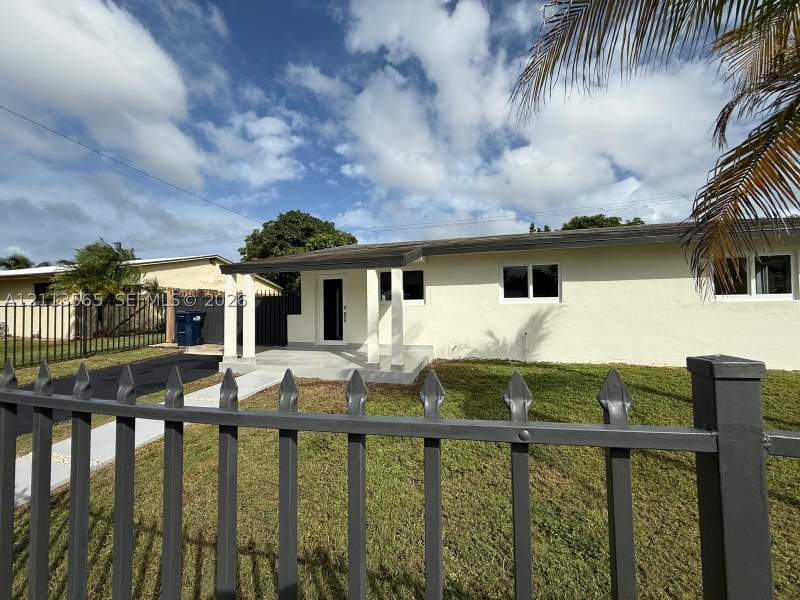 3 bedroom SingleFamilyResidence at 12051 SW 178th Ter, South Miami Hgts Add B, Miami — photo 3