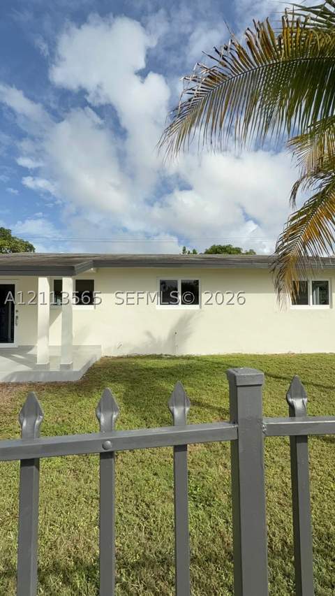 12051 SW 178th Ter, Miami FL - photo 6 of 32