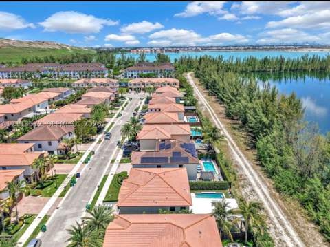 9860 NW 86th Ter, Doral FL - photo 13 of 43