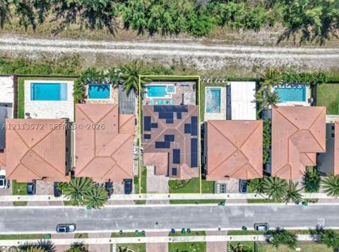 9860 NW 86th Ter, Doral FL - photo 9 of 43