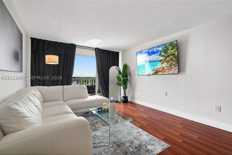 1 bedroom Condominium at 13120 SW 92nd Ave B-Ph18, Village At The Falls Cond, Miami — photo 3