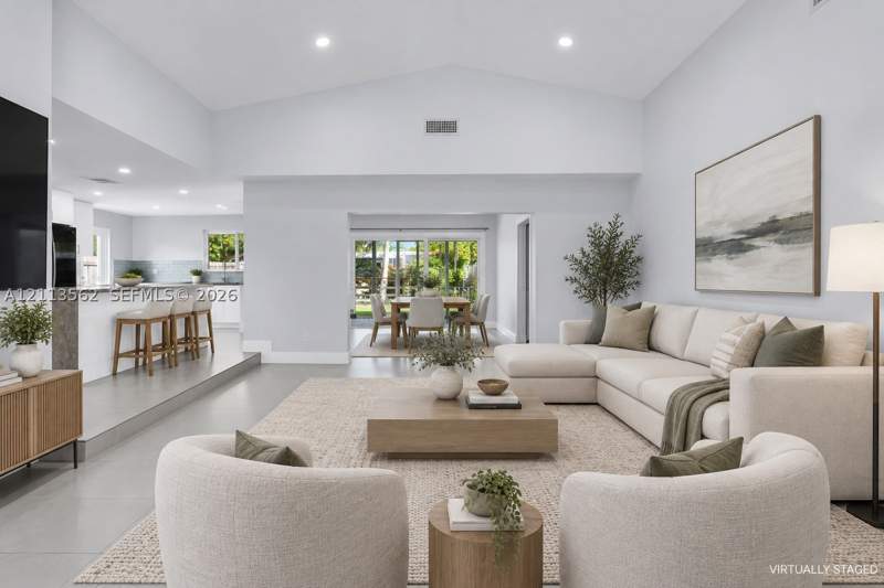 4 bedroom SingleFamilyResidence at 2325 NE 194th St, Enchanted Lake Sec 6, Miami — photo 5