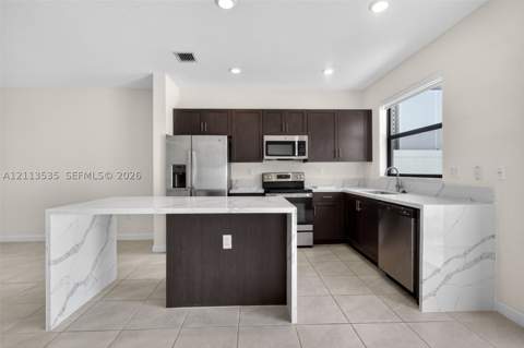 3436 W 111th Pl, Hialeah FL - photo 10 of 68