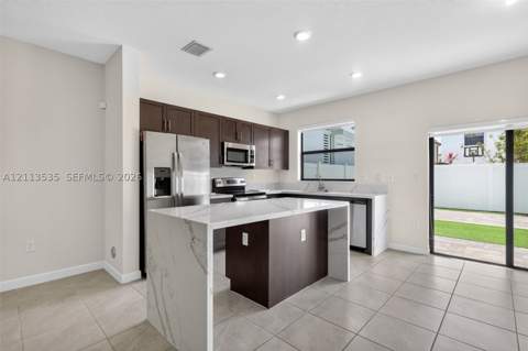 3436 W 111th Pl, Hialeah FL - photo 13 of 68
