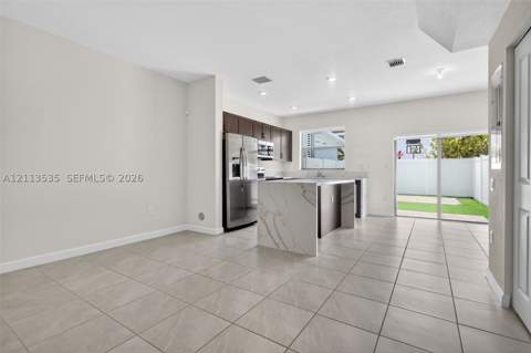 3436 W 111th Pl, Hialeah FL - photo 7 of 68