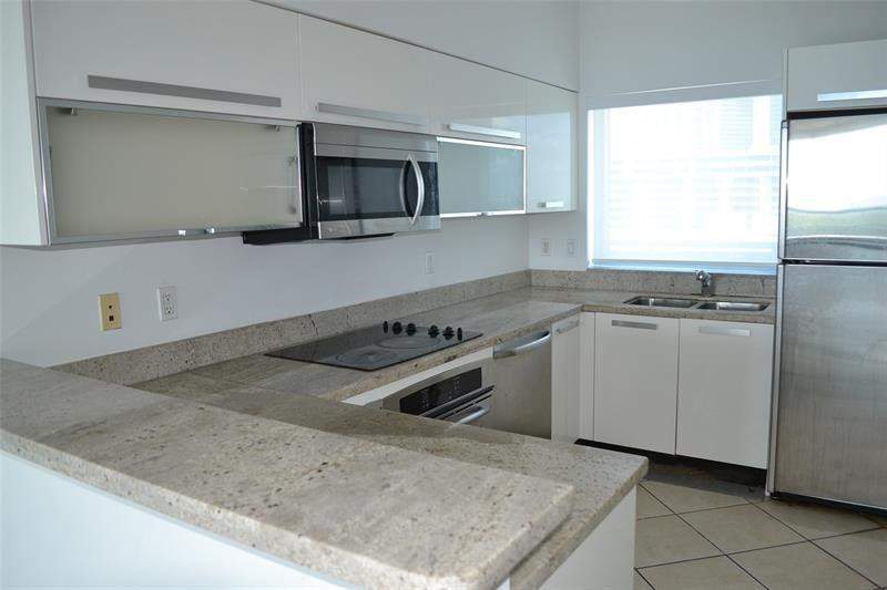 2 bedroom Condominium at 601 NE 36th Street 2906, Blue Condo, Miami — photo 2