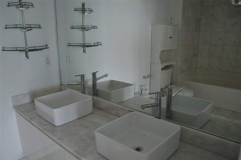 2 bedroom Condominium at 601 NE 36th Street 2906, Blue Condo, Miami — photo 3