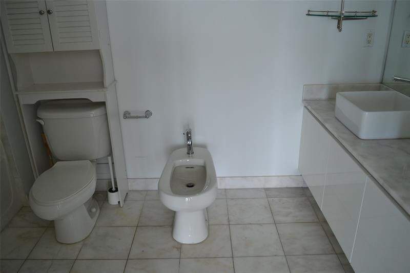 2 bedroom Condominium at 601 NE 36th Street 2906, Blue Condo, Miami — photo 4